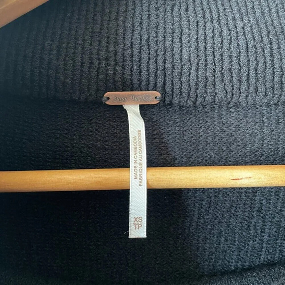 Free People Ottoman Slouchy Tunic Sweater Top NWT Oversized Black Size XS - Picture 12 of 13